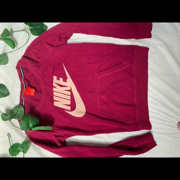 4 FOR $25⭐️ 
Nike Sweatshirt Pink / Burgundy - Picture 3 of 6